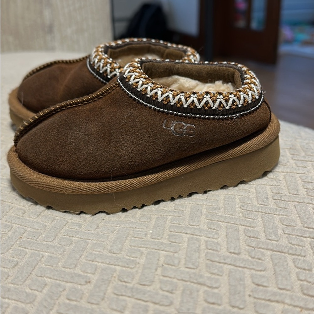 UGG Chestnut Suede Kids' Booties